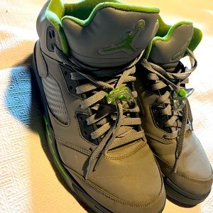 AIR JORDAN 5 RETRO GREEN BEAN 2022